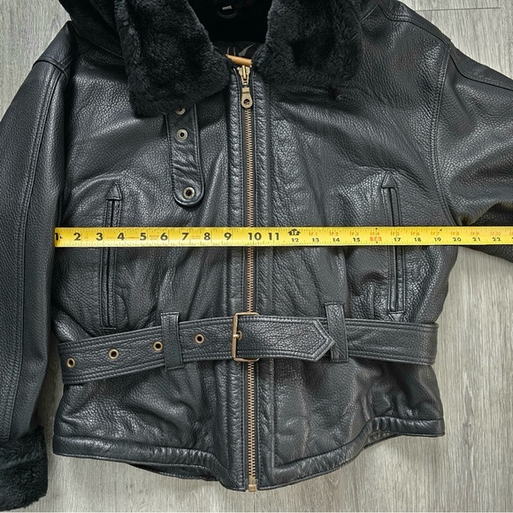 Vintage Women’s Black Leather Winter Jacket - Picture 9 of 12